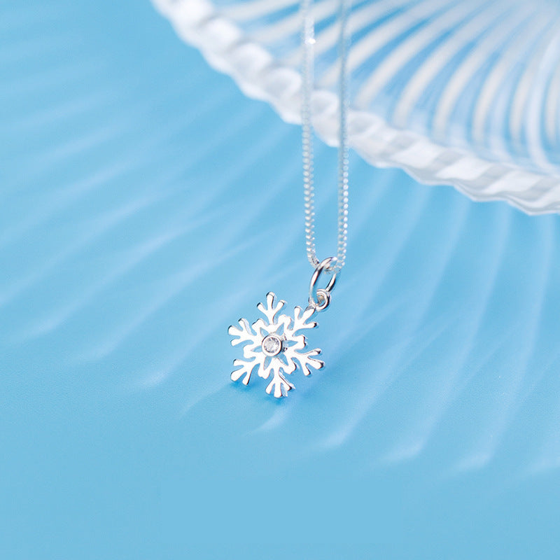 Single Diamond Snowflake Necklace Cute Flower Women