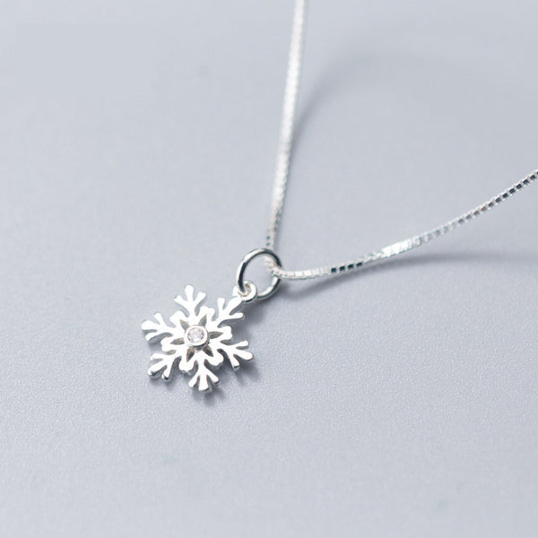 Single Diamond Snowflake Necklace Cute Flower Women